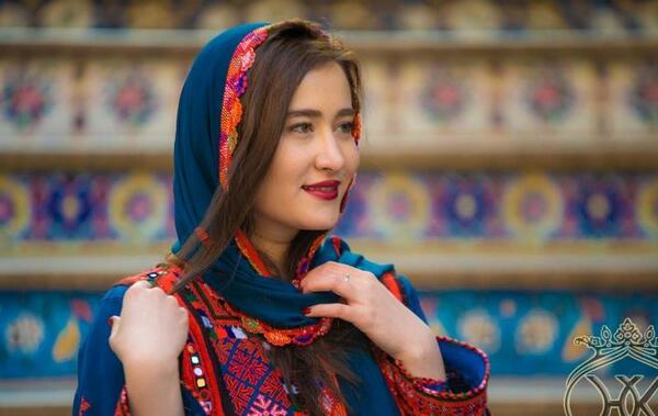 عکس کریشی بس خیره