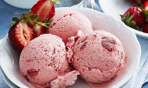 عکس ژله بستنی توت فرنگی