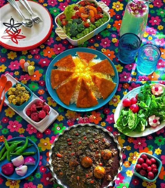 عکس قورمه سبزی روی سفره