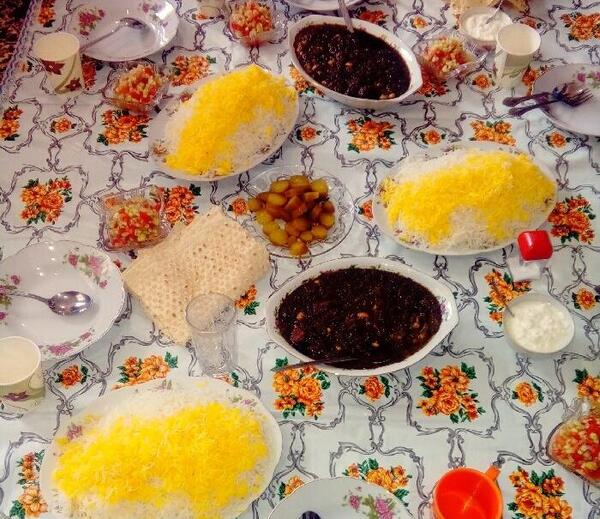 عکس قورمه سبزی روی سفره
