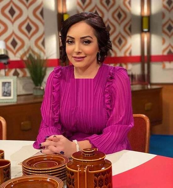 عکس آزاده مجری من و تو پلاس