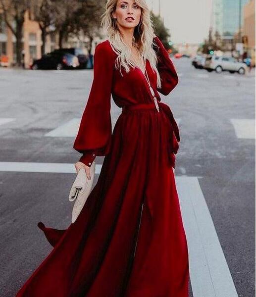 عکس لباس مجلسی بلند پوشیده زرشکی