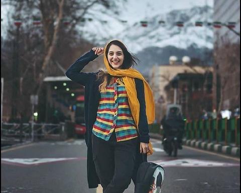 ژست عکس دخترانه قدی
