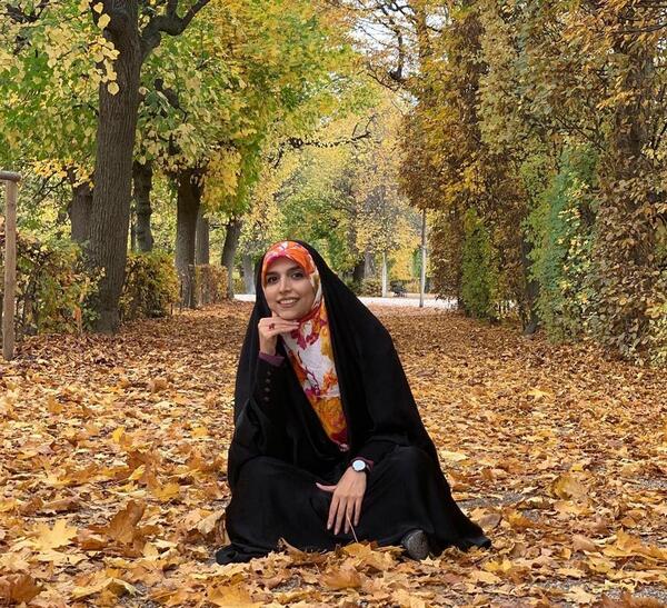 عکس دختر با حجاب پاییزی