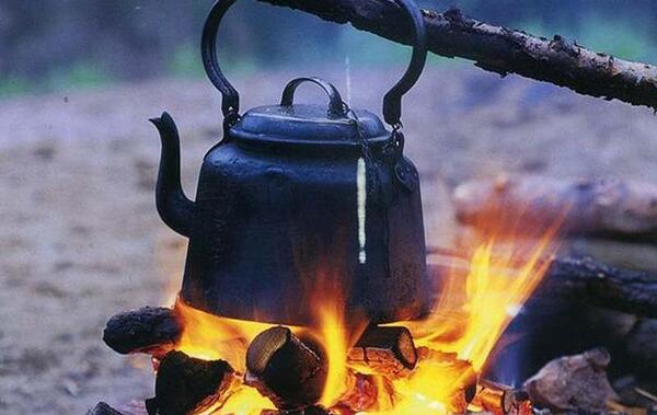 عکس چای روی آتیش