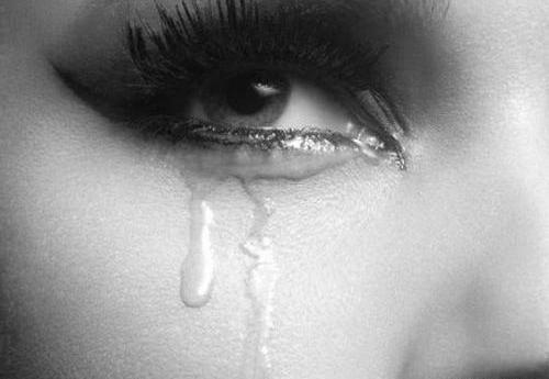 عکس پروفایل چشمان غمگین