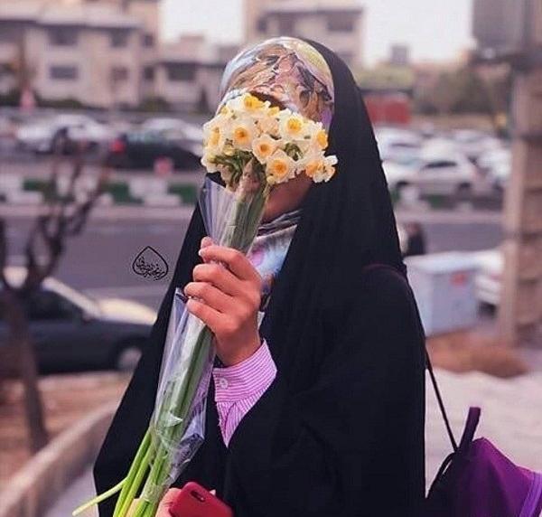 عکس پروفایل دختر با حجاب با گل