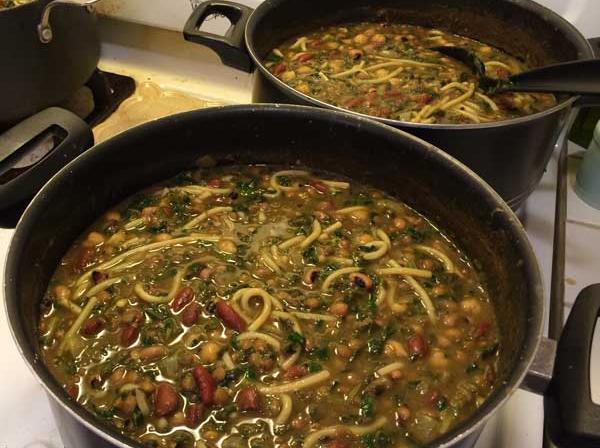 عکس از آش رشته سنتی