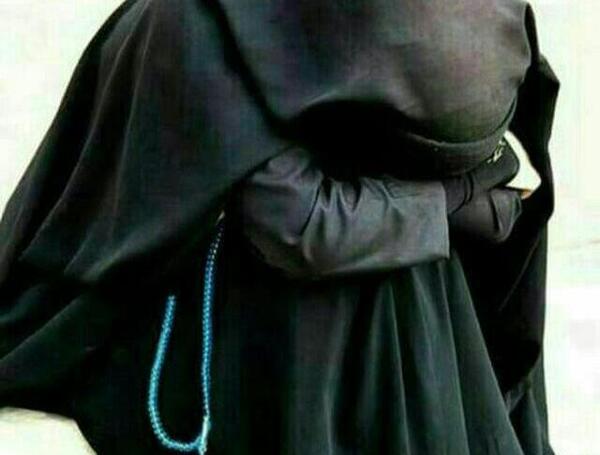 عکس دختر غمگین چادری