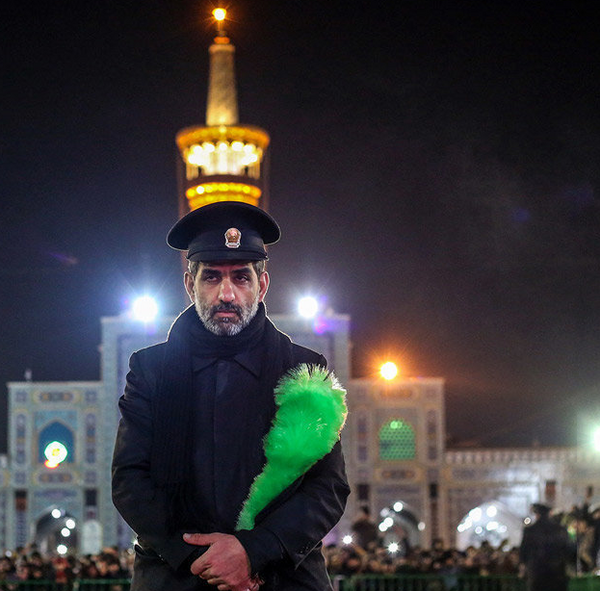 عکس خادم حرم امام رضا