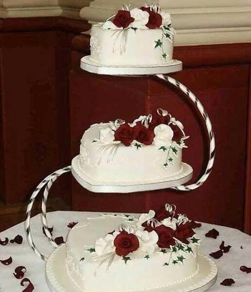 عکس کیک تولد چند طبقه زیبا
