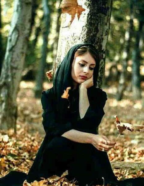 عکس دختر غمگین پاییزی