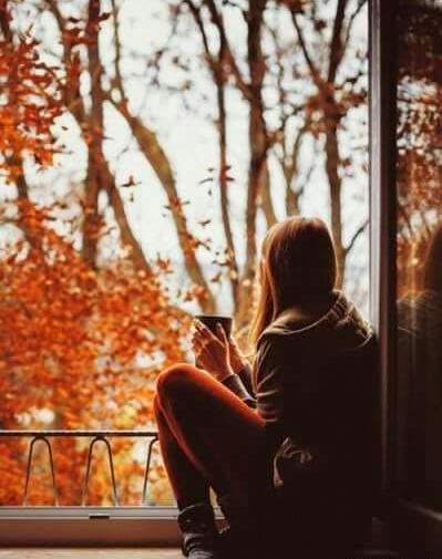 عکس دختر غمگین پاییزی