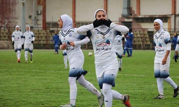 عکس دختر باحجاب استقلالی