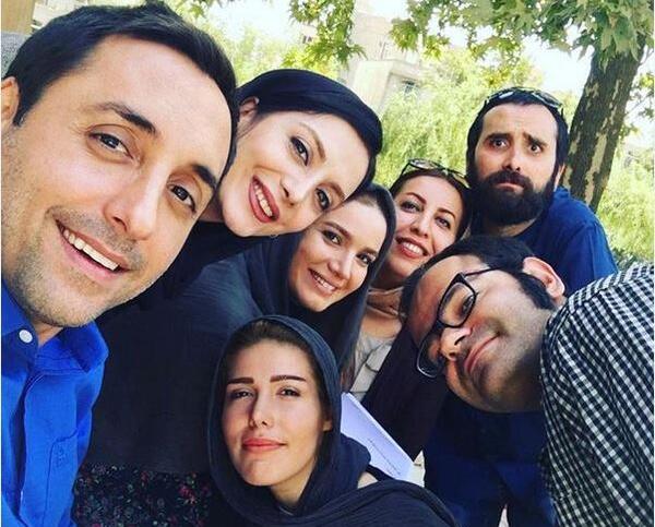 عکس امیرحسین رستمی در لیسانسه ها