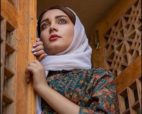 عکس دختر برای پروفایل با شال