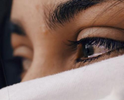 عکس چشم گریان بدون متن