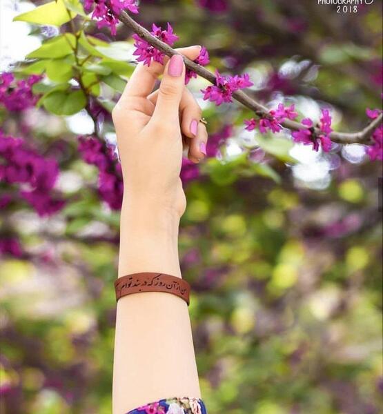 عکس لاکچری شاد پروفایل
