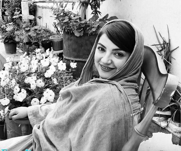 عکس بهناز در سریال در حاشیه