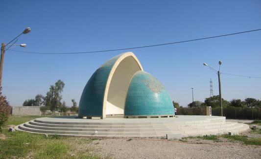 عکس قبر قیصر امین پور