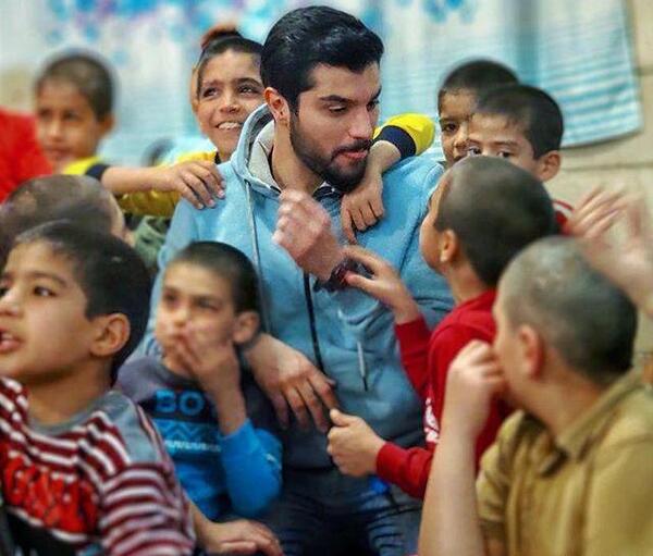 عکس سینا مهراد با خانواده
