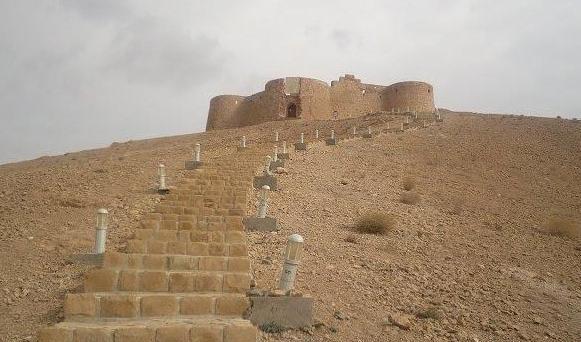 عکس قلعه جلال الدین گرمه