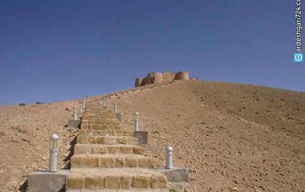 عکس قلعه جلال الدین گرمه