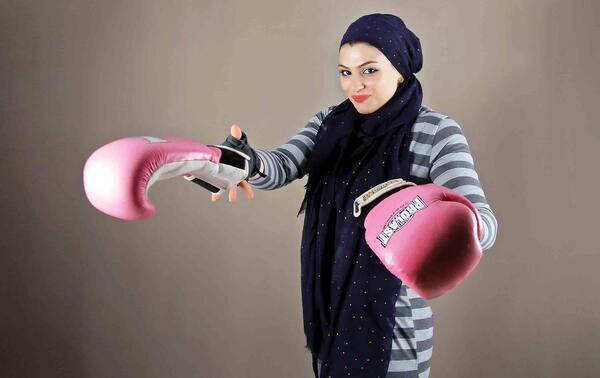 عکس صدف خادم بوکسور