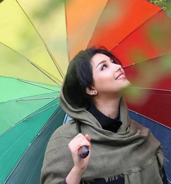 عکس ژست دخترانه در اینستاگرام