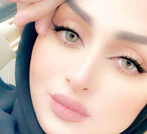 عکس صورت یک دختر با حجاب