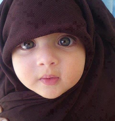 عکس صورت یک دختر با حجاب