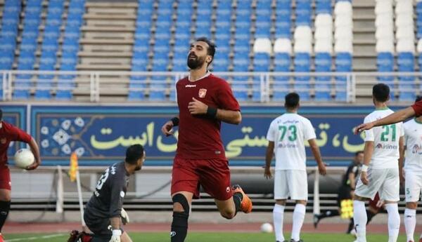 عکس امین قاسمی نژاد در استقلال