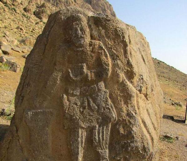 عکس شیرین خفته بیستون