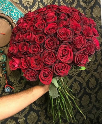 عکس دسته گل رز قرمز