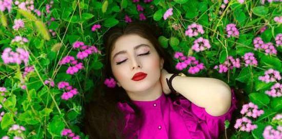 ژست عکس دخترانه و زیبا