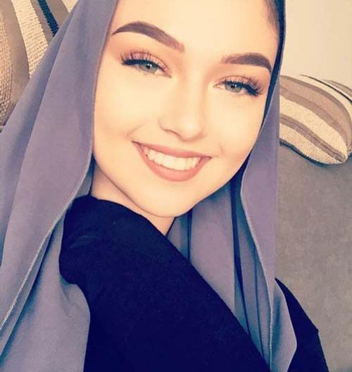 عکس نصف صورت دختر با حجاب
