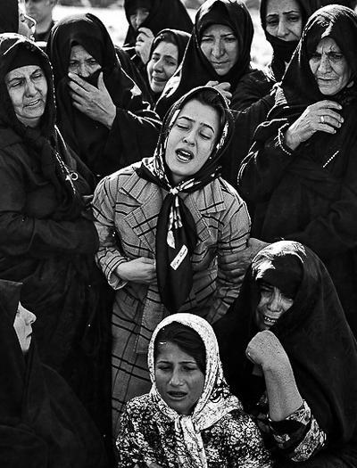 عکس قبر ثریا منوچهری