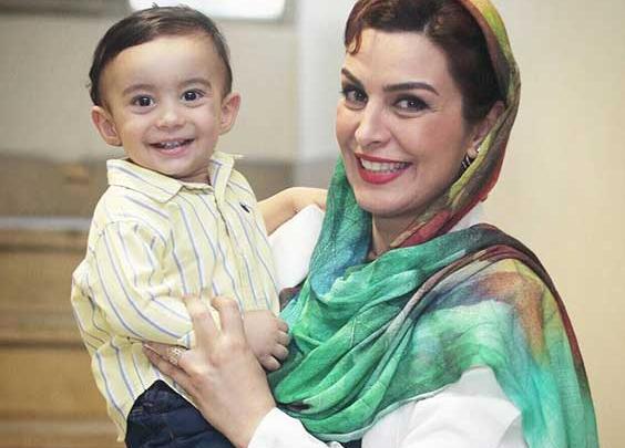 عکس ماه چهره خلیلی و پسرش
