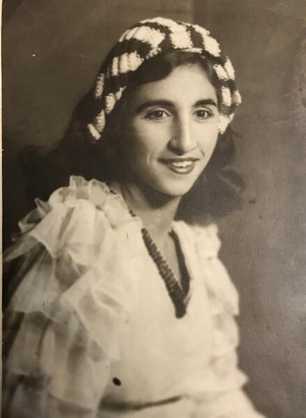 عکس پیری گیتی فروهر