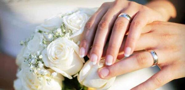 ژست عکس حلقه نامزدی
