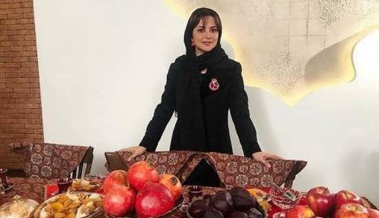 ژست عکس یلدایی خانوادگی