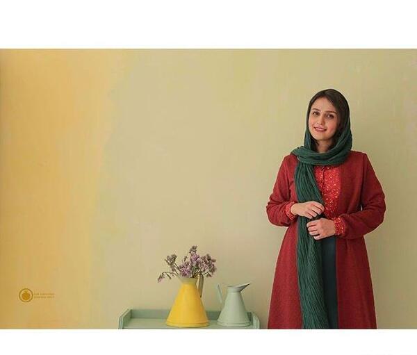 عکس مدل مانتو جلو باز نخی مشکی