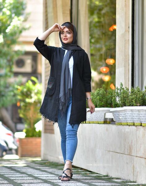 عکس مدل مانتو جلو باز نخی مشکی