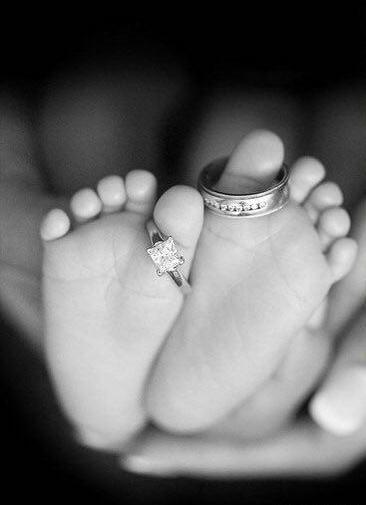 عکس نوزاد با حلقه ازدواج