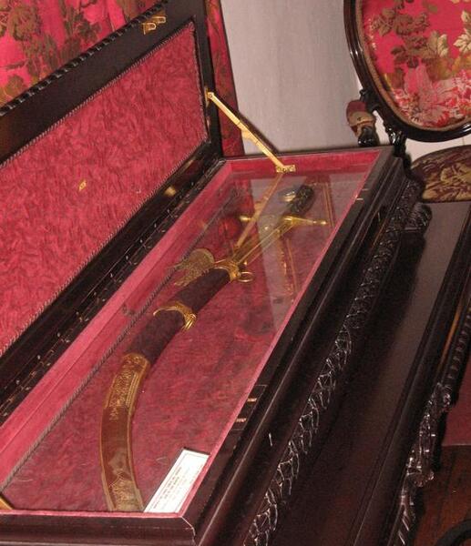 عکس امام علی موزه لوور