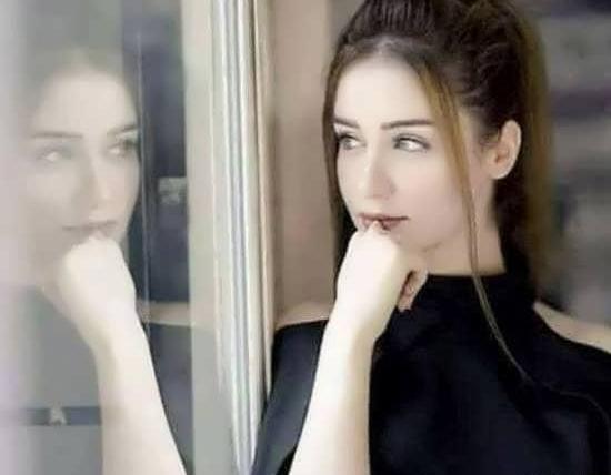 ژست عکس رسمی دخترانه
