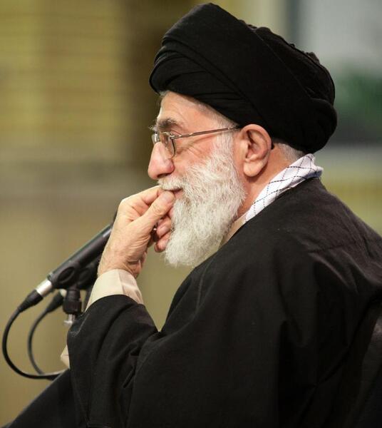 عکس لبخند سید علی خامنه ای