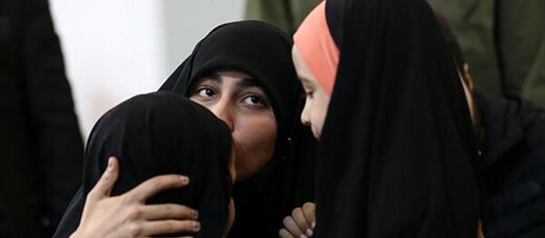 عکس لبخند تلخ دختر