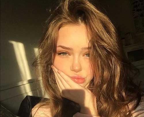 عکس دختر زیبا با موهای طلایی