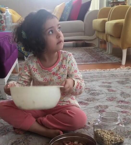 عکس های ازاده نامداری وفرزندش گندم